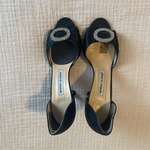 💎 Manolo Blahnik Sedaraby Satin Pumps 💎